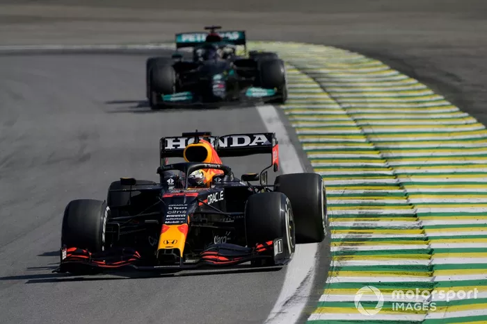Max Verstappen, Red Bull Racing RB16B, Lewis Hamilton, Mercedes W12