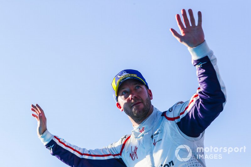 Segundo lugar Robin Frijns, Envision Virgin Racing, celebra en Parc Ferme