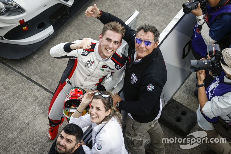 Il vincitore della gara Kevin Ceccon, Team Mulsanne Alfa Romeo Giulietta TCR