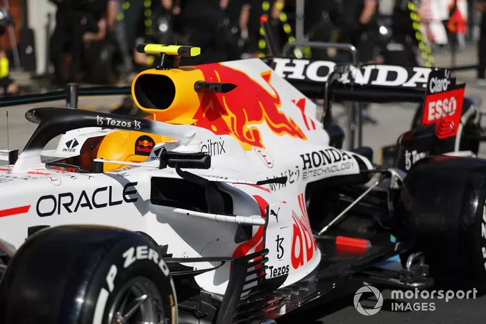  El RB16B de Red Bull Racing con la nueva decoración blanca