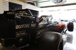 McLaren MP4-31 Honda en el garaje