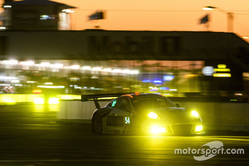 #54 CORE autosport Porsche 911 GT3R: Jon Bennett, Colin Braun, Nic Jönsson