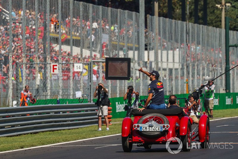 Daniel Ricciardo, Red Bull Racing on the drivers parade