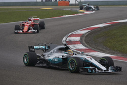 Льюіс Хемілтон, Mercedes AMG F1 W08, Себастьян Феттель, Ferrari SF70H, Валттері Боттас, Mercedes AMG
