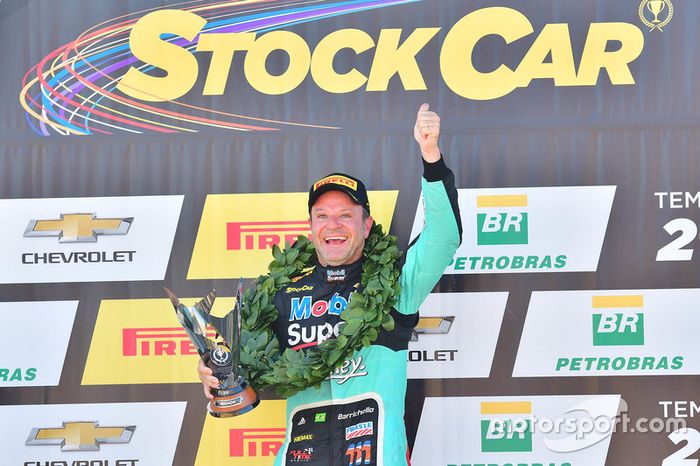 Com tranquilidade, Rubens Barrichello venceu a corrida 1 em Santa Cruz do Sul, pela Stock Car.
