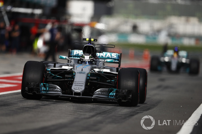 Valtteri Bottas, Mercedes AMG F1 W08, Lewis Hamilton, Mercedes AMG F1 W08