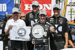 Simon Pagenaud, Team Penske Chevrolet celebrates Verizon P1 pole award