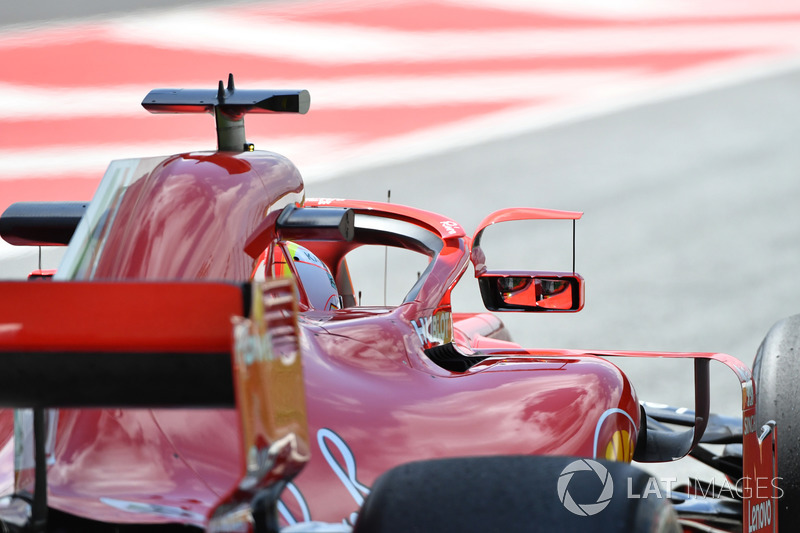 Sebastian Vettel, Ferrari SF71H con espejo en halo