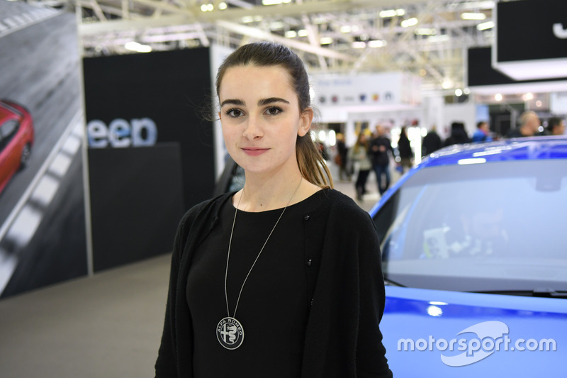 Las chicas en el Salón del Automóvil de Bolonia 2017