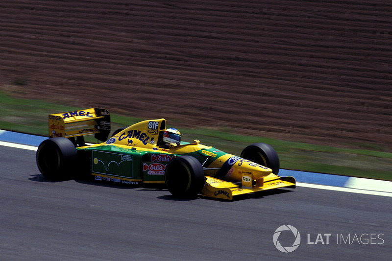 Schumacher se salió de pista y perdió su duelo ante Senna