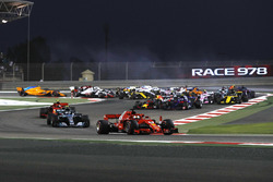 Sebastian Vettel, Ferrari SF-71H mène au départ