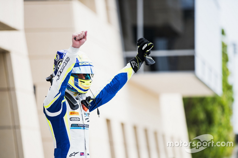 Ganador de carrera Lando Norris, Carlin