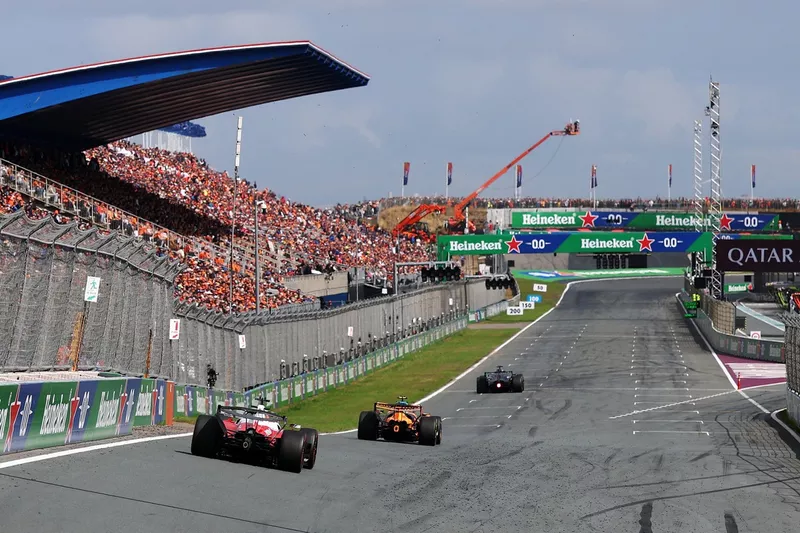 Charles Leclerc, Ferrari; Lando Norris, McLaren