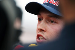 Daniil Kvyat, Scuderia Toro Rosso met de media