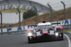#8 Audi Sport Team Joest Audi R18 e-tron quattro: Лоік Дюваль, Лукас ді Грассі, Олівер Джарвіс