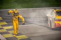 Kyle Busch, Joe Gibbs Racing Toyota, ganador