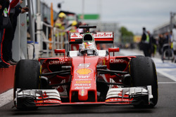 Себастьян Феттель, Ferrari SF16-H приезжает в закрытый парк