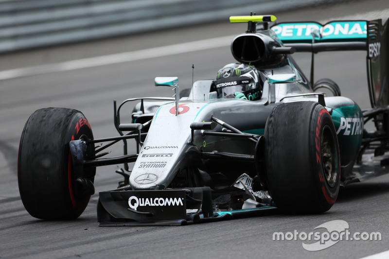 Autriche 2016 - Nouvel accrochage entre les Mercedes