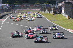 Arrancada: #8 Audi Sport Team Joest Audi R18 e-tron quattro: Lucas di Grassi, Loic Duval, Oliver Jarvis líder