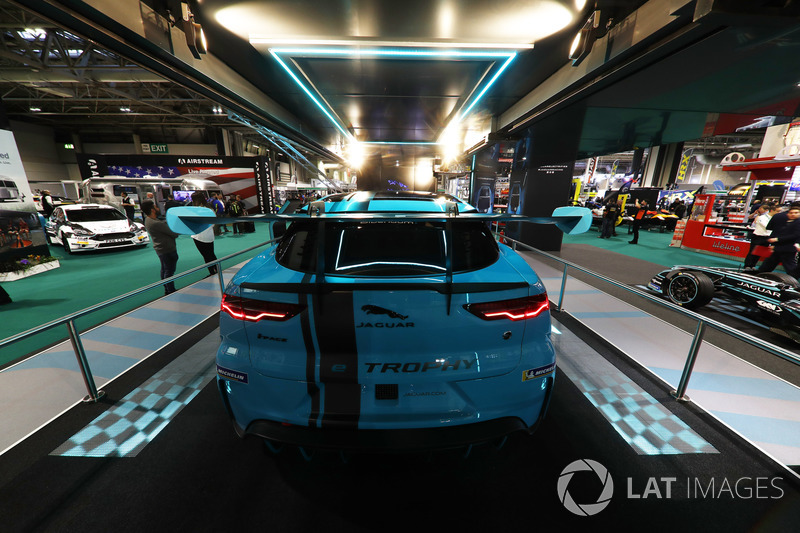 Машина Jaguar I-Pace eTrophy