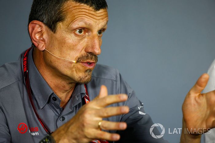 Guenther Steiner, Director del equipo, Haas F1, en la conferencia de prensa de los directores del equipo