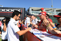 Sergio Perez, Force India signs autographs for the fans