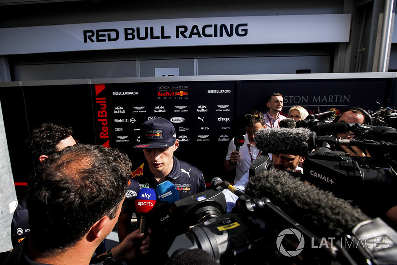 Max Verstappen, Red Bull Racing met de media