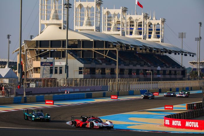 #5 Porsche Penske Motorsport Porsche 963: Жюльен Андлауэр, Матье Жамине, Лорен Генрих