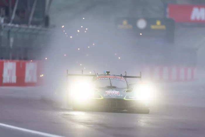 #009 Aston Martin Thor Team Aston Martin Valkyrie: Alex Riberas, Marco Sorensen