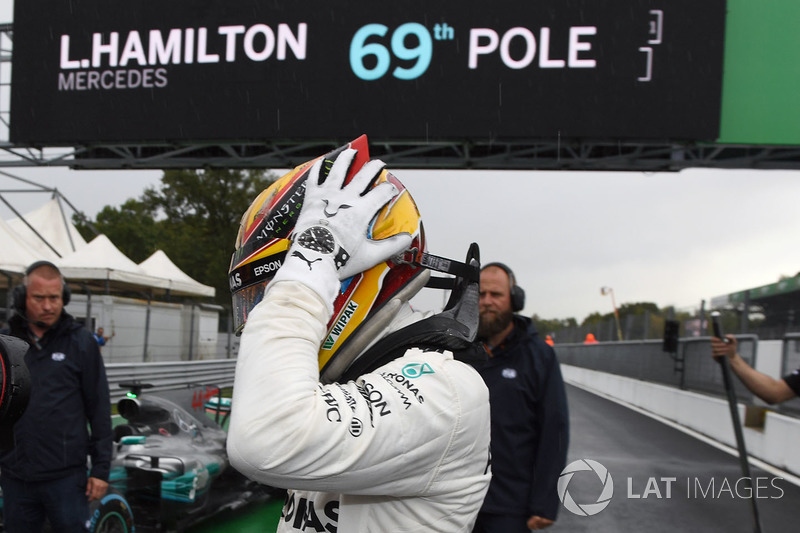 Polesitter Lewis Hamilton, Mercedes AMG F1 feiert im Parc Ferme