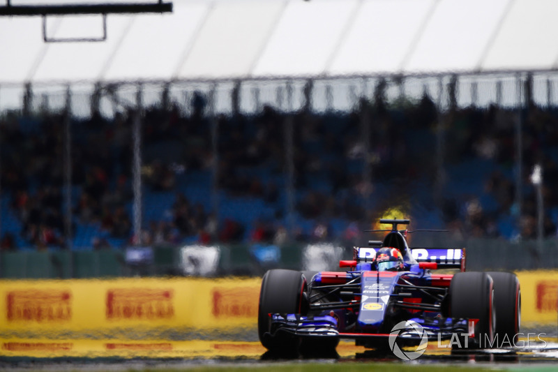 12. Daniil Kvyat, Scuderia Toro Rosso STR12