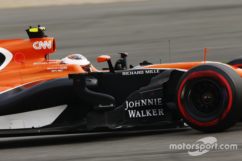 Abandon : Stoffel Vandoorne (McLaren-Honda)