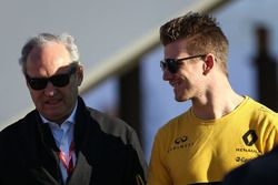 Jerome Stoll, Director de Renault Sport F1 y Nico Hulkenberg, Renault Sport F1 Team