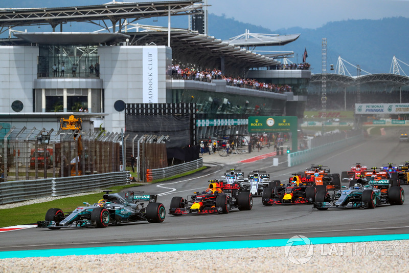 Lewis Hamilton, Mercedes-Benz F1 W08 leads at the start of the race