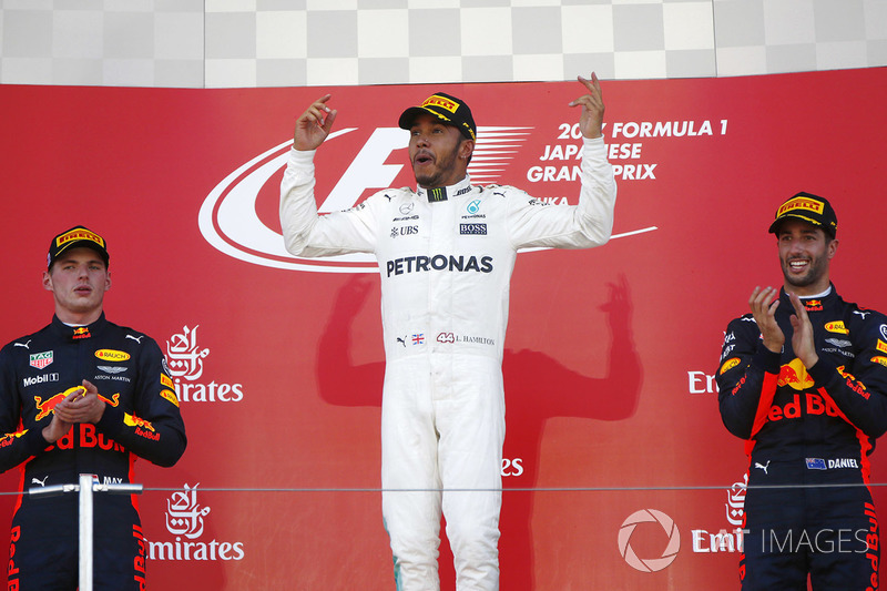 Podio: ganador de la carrera Lewis Hamilton, Mercedes AMG F1, segundo lugar Max Verstappen, Red Bull Racing, tercer lugar Daniel Ricciardo, Red Bull Racing