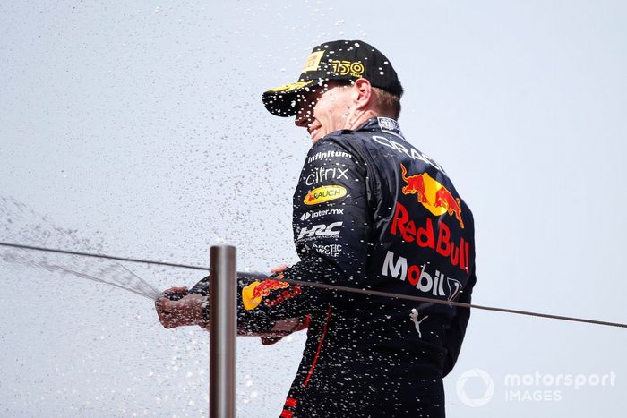 Podio: ganador Max Verstappen, Red Bull Racing