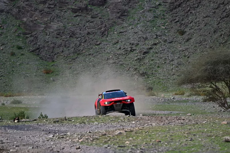 #201 Bahrain Raid Xtreme Prodrive: Sebastien Loeb, Fabian Lurquin