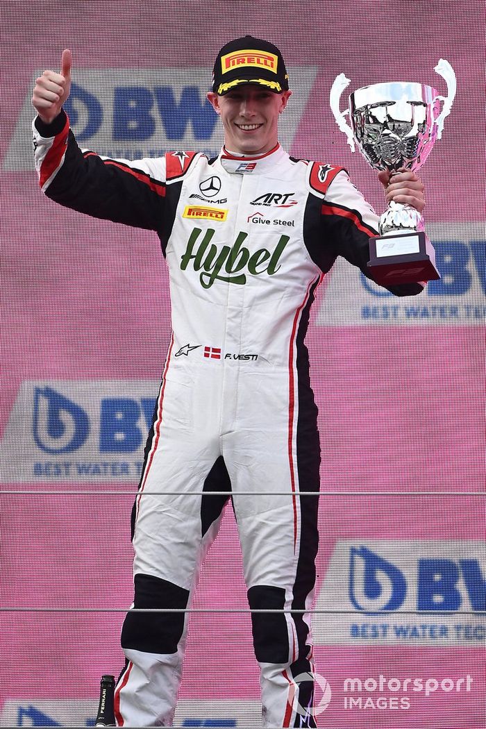 Podio: segundo lugar Frederik Vesti, ART Grand Prix