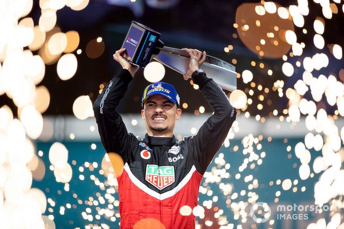 Podio: ganador Pascal Wehrlein, Porsche