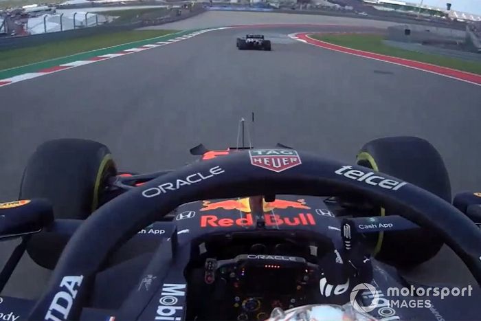 Max Verstappen, Red Bull Racing RB16B a bordo
