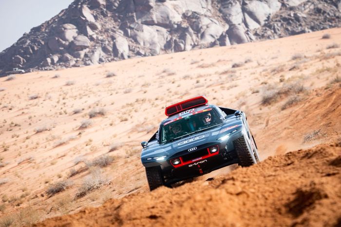 #202 Team Audi Sport Audi: Carlos Sainz, Lucas Cruz