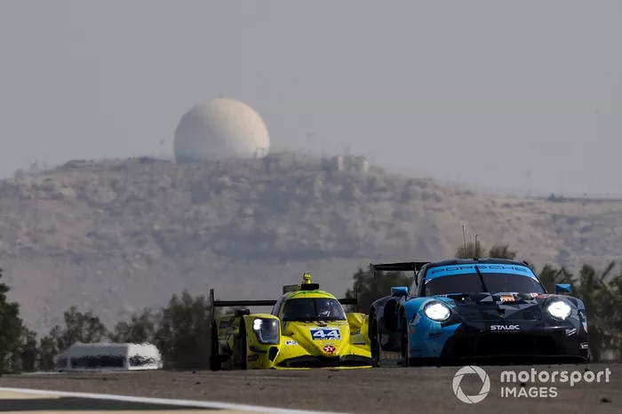 #77 Dempsey-Proton Racing Porsche 911 RSR - 19: Christian Ried, Jaxon Evans, Matt Campbell