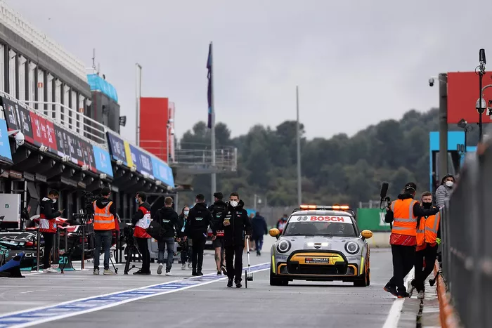 Electric MINI Safety Car