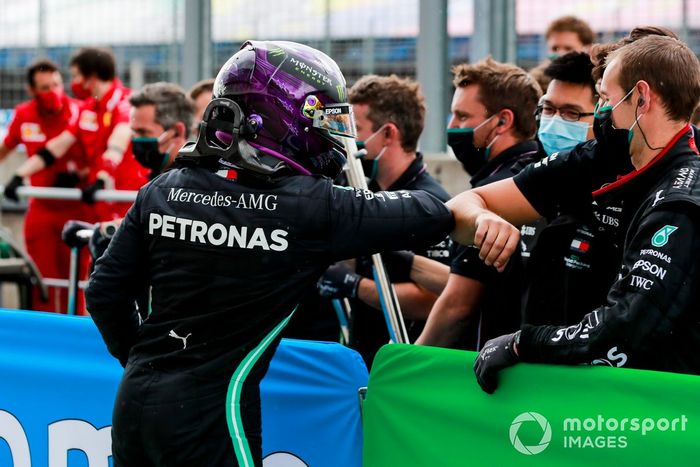 Ganador de la pole Lewis Hamilton, Mercedes F1