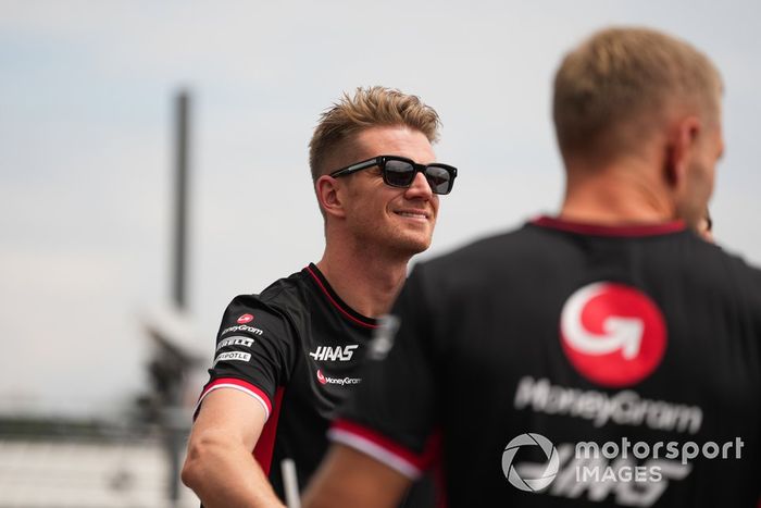 Nico Hulkenberg, Haas F1 Team, Kevin Magnussen, Haas F1 Team, en el desfile de pilotos