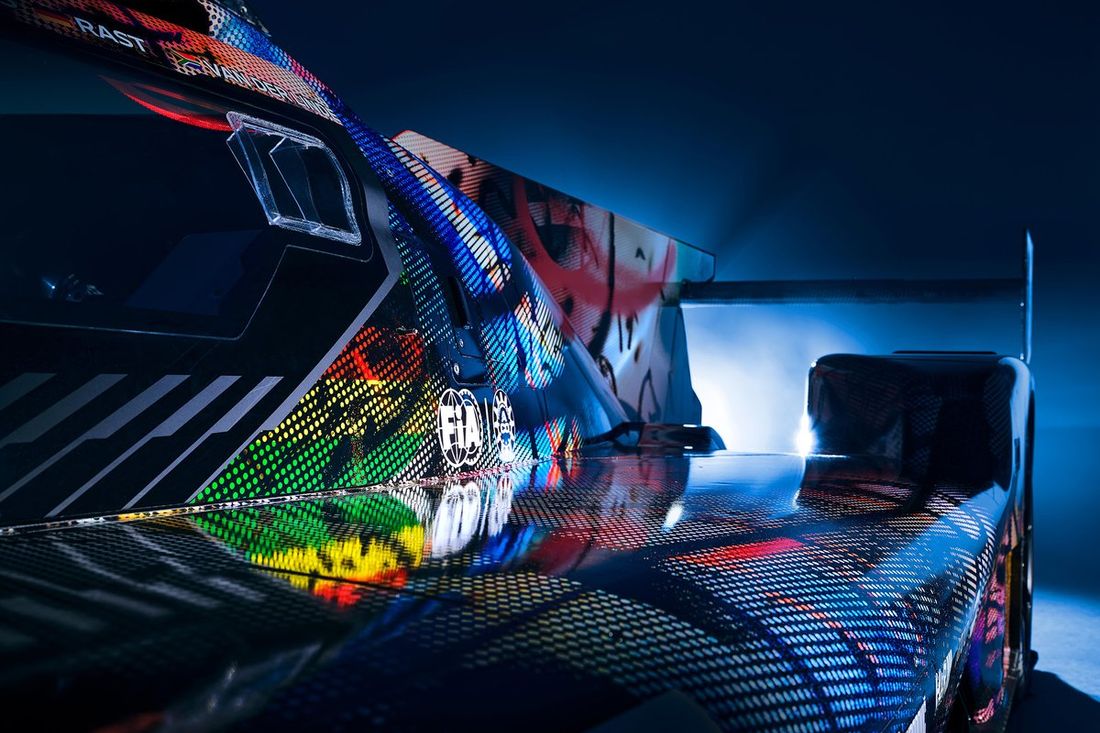BMW M Hybrid V8 Art Car