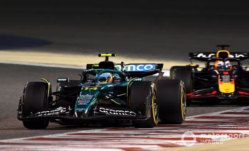 Max Verstappen, Red Bull Racing, Fernando Alonso, Aston Martin Racing