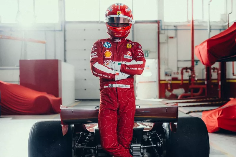 フェラーリ、F1イタリアGPを戦う特別カラーリングを公開。ウイングも