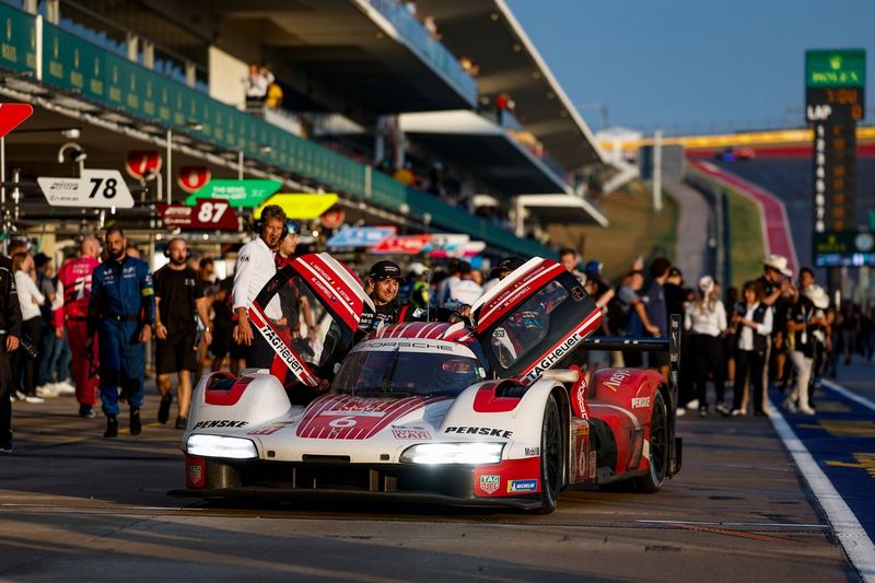 #6 Porsche Penske Motorsport Porsche 963: Kevin Estre, Laurens Vanthoor, Matt Campell