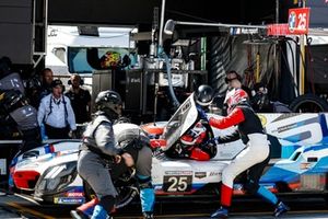 #25 BMW M Team RLL BMW M Hybrid V8: Marco Wittmann, Sheldon Van Der Linde, Robin Frijns